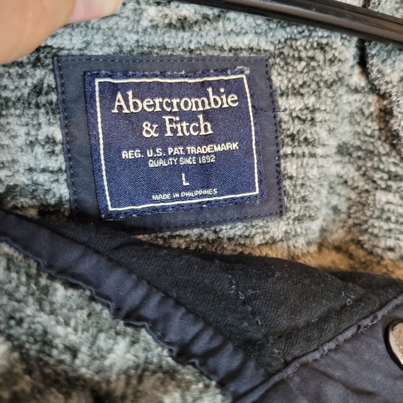 Abercrombie and Fitch Gray/Black Asymmetrical Pullover - Picture 6 of 12
